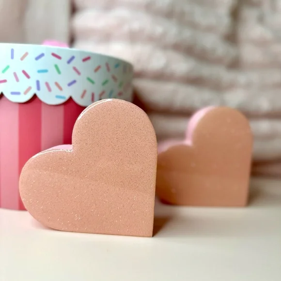 Pink Heart Shelf Decor - Picture 2 of 4